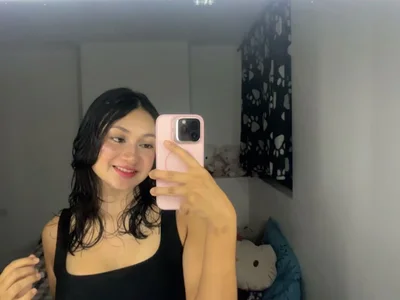 Saraa01 Female Cooking Live Webcam Strip
