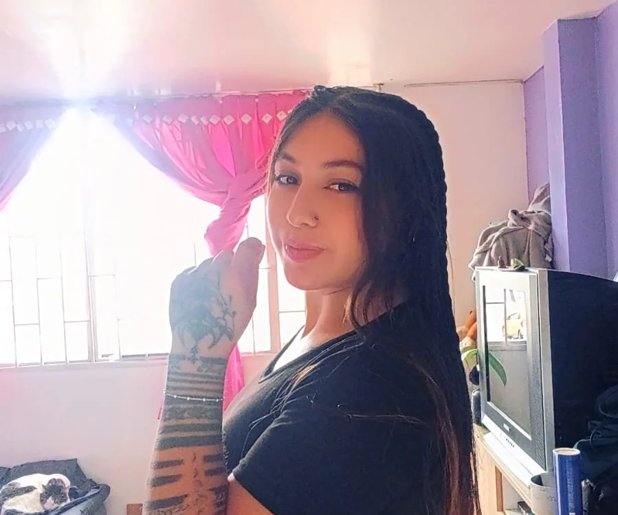 Lazelle_'s Offline Chat Room