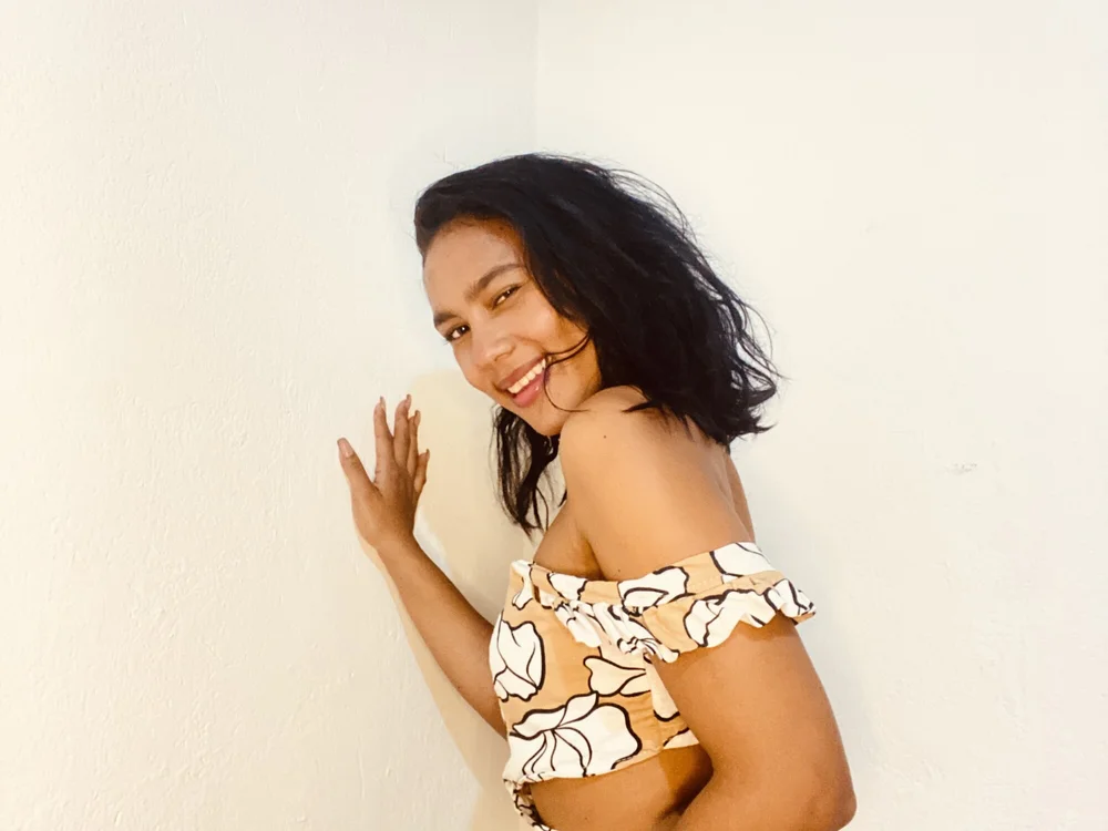 Andrea715515's most recent online preview