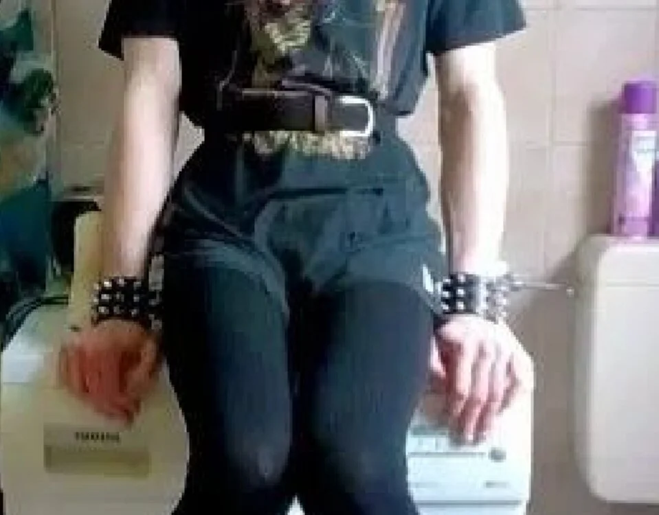 ShiruFemboy's Offline Chat Room
