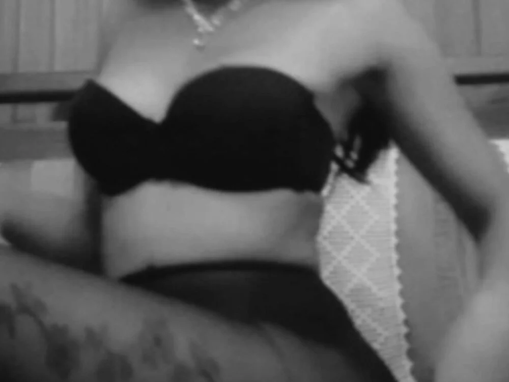 melanin-barbie Adlı Modelin Çevrimdışı XXX Sohbeti