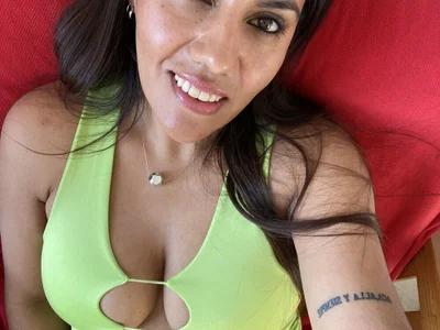 Samantablair on StripChat