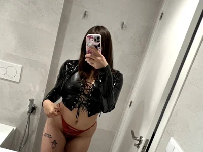 LunnaMonroe on StripChat