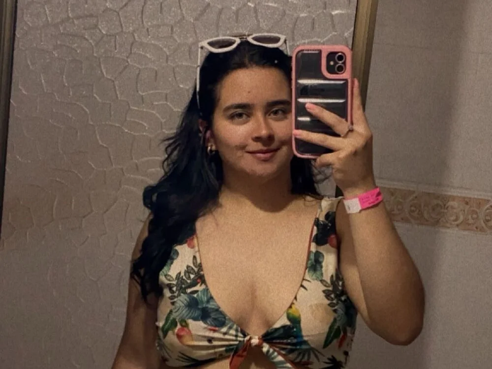 HANNAHBAKER00's Offline XXX Chat