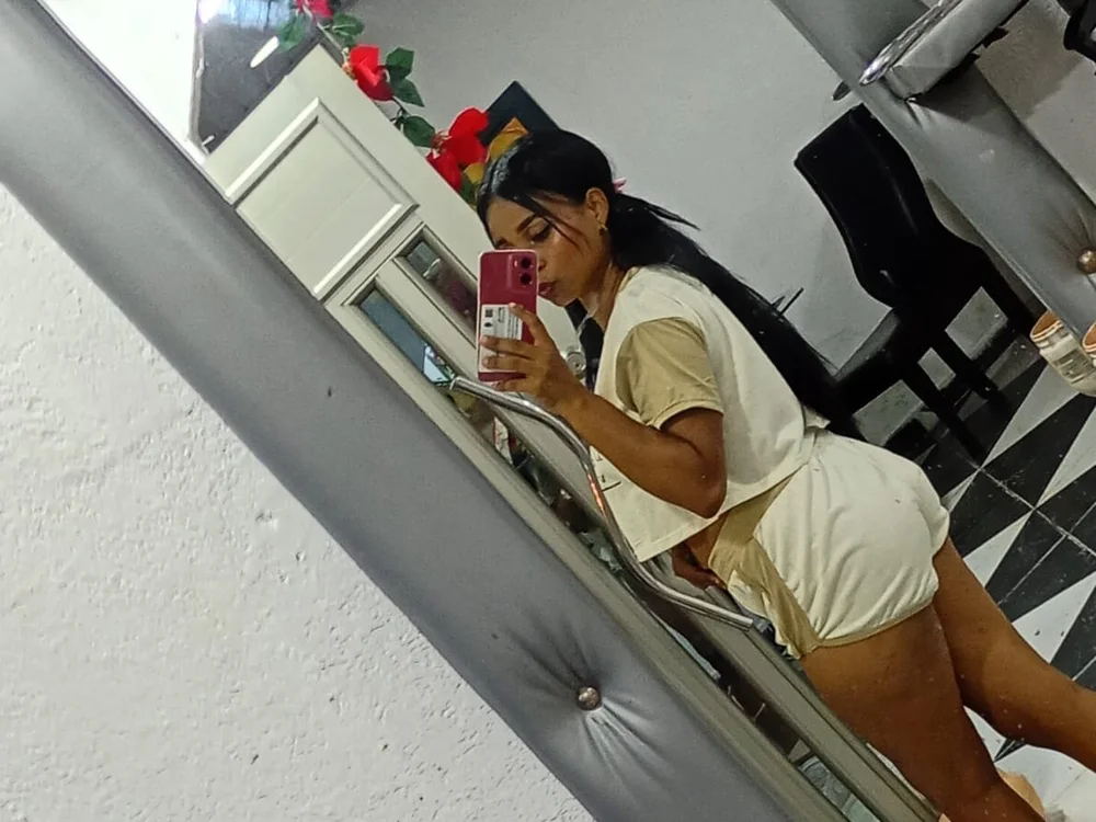 daniela_sexy18_'s Offline XXX Chat