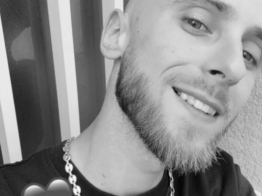 Thomas66100 Offline XXX Chat