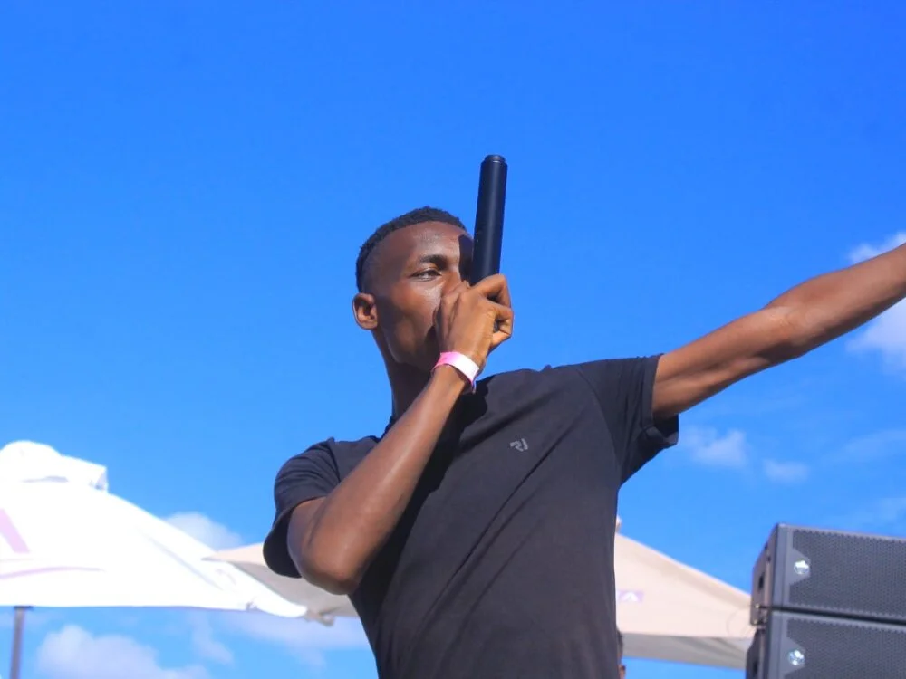 Sfanza: офлайн-секс-чат