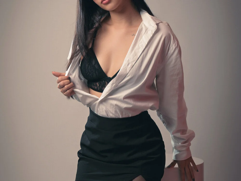 Офлайн-чат XXX lucianasmith_