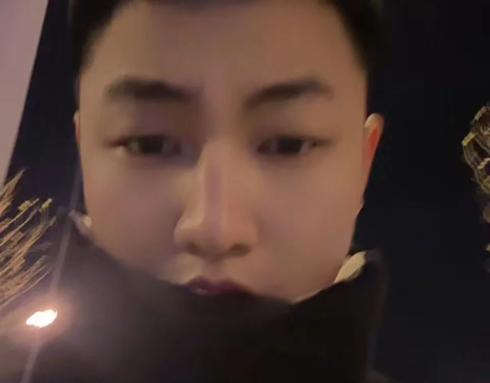 kmkmkm940529's most recent online preview