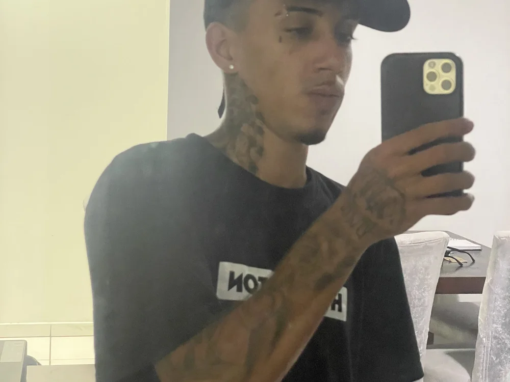 Theus047s2's Offline XXX Chat