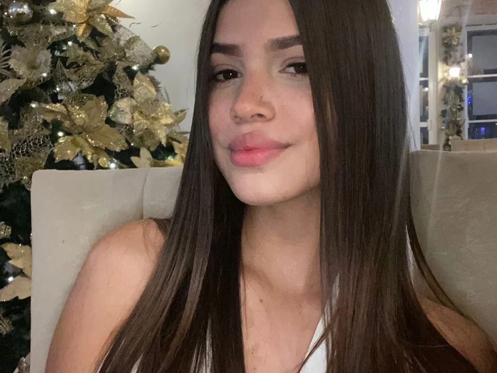 Emilia_harpper Offline XXX Chat