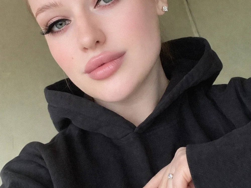 Offline XXX chat MissCherryNova