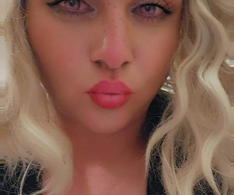 Michellesissy6682's Offline XXX Chat
