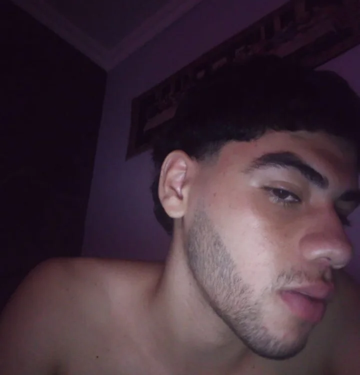 Milo_Thompson Chat XXX offline