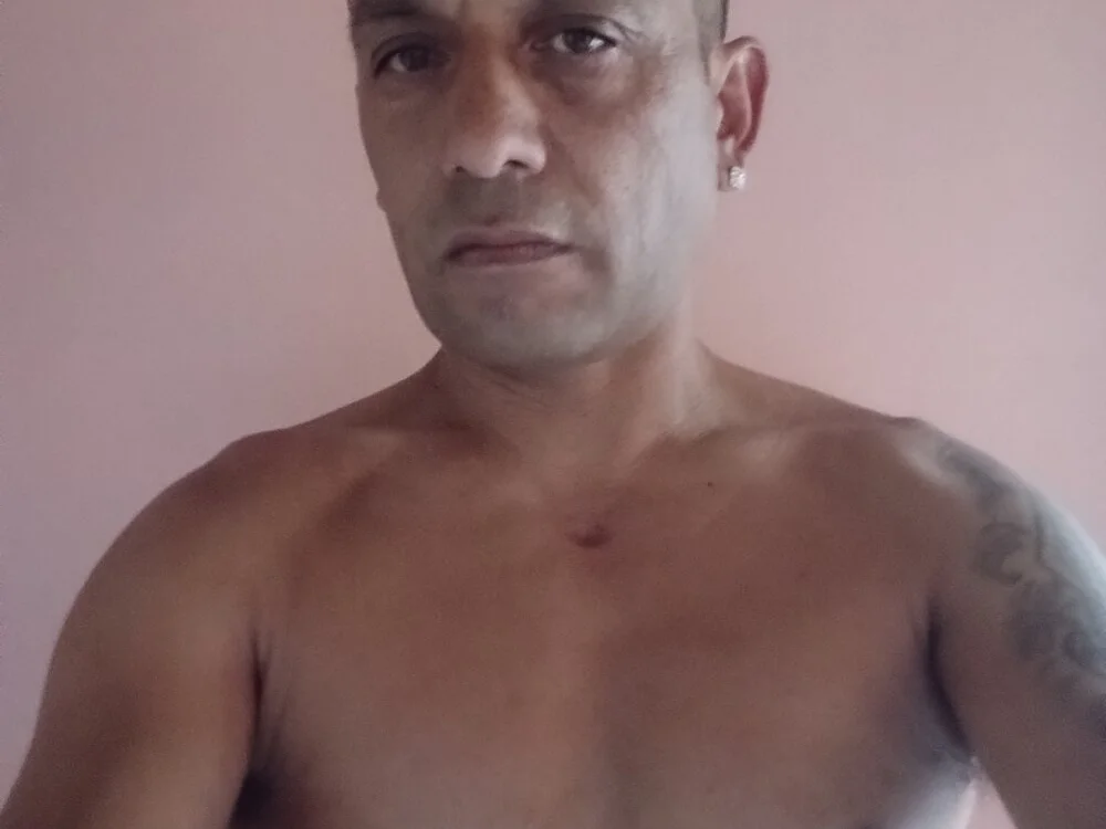 Guille822 離線 XXX 聊天