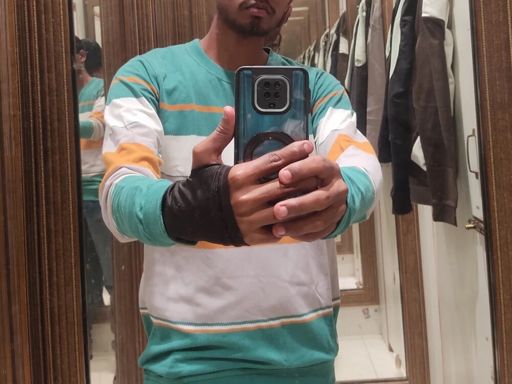 pussyfucker_05's Offline XXX Chat