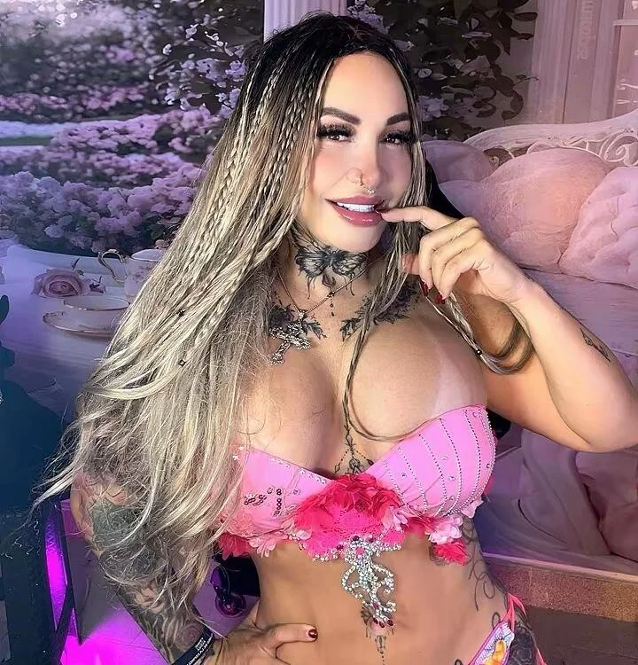 LaylaWatsson Offline XXX Chat