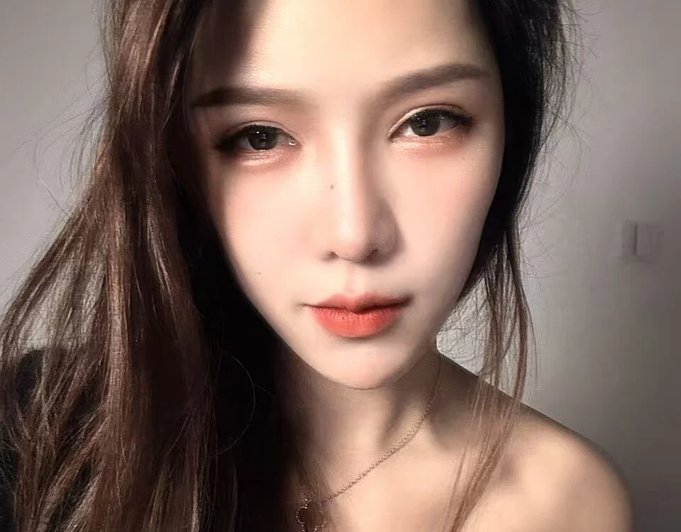 Mia--11's Offline XXX Chat