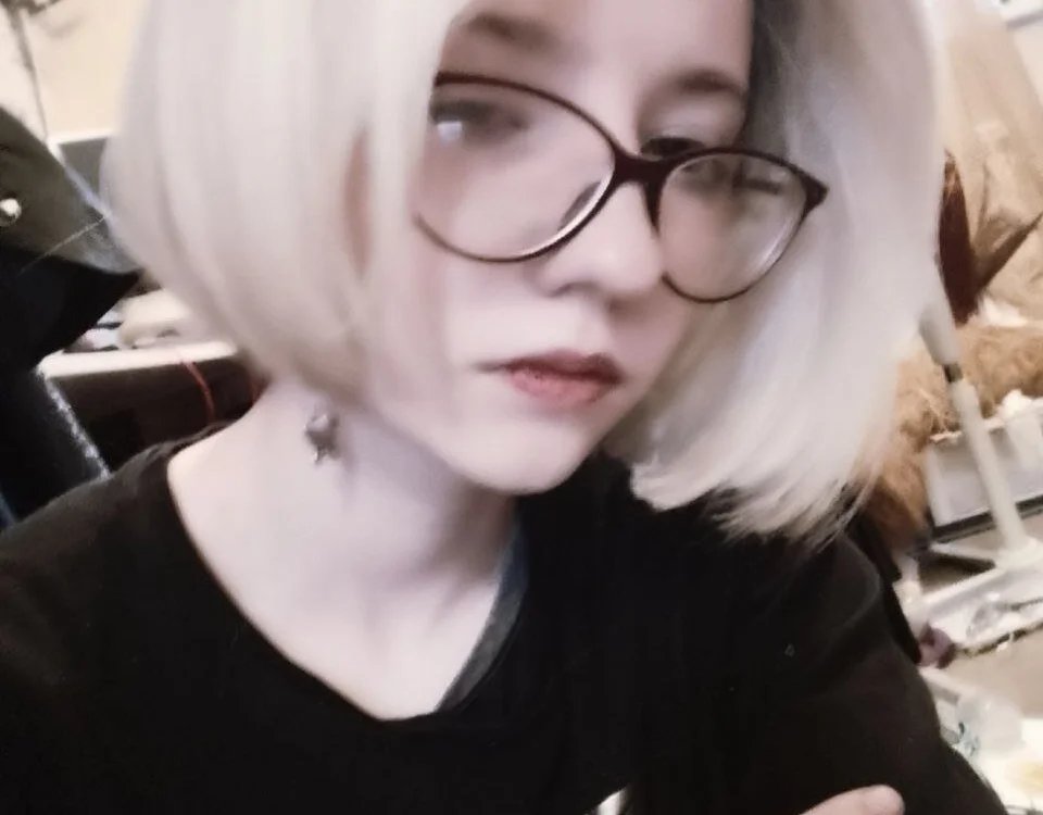 EditaHayley's Offline Chat Room