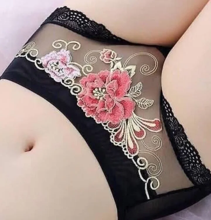 BlackRose89 Adlı Modelin Çevrimdışı XXX Sohbeti