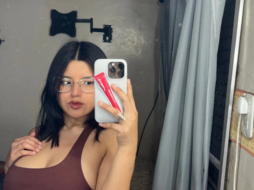 brandylatingirl's Offline XXX Chat