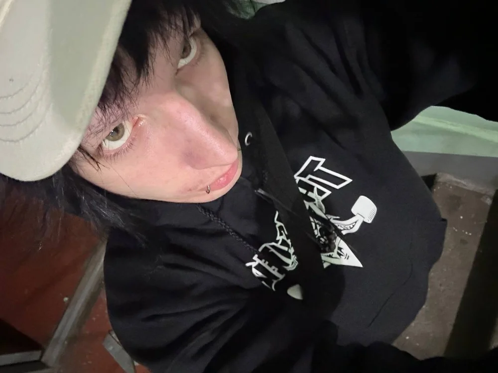 mark_____mark's Offline Chat Room