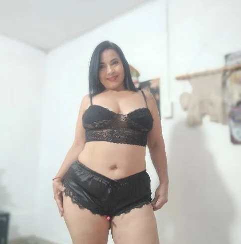 lindaesmeralda Chat XXX offline