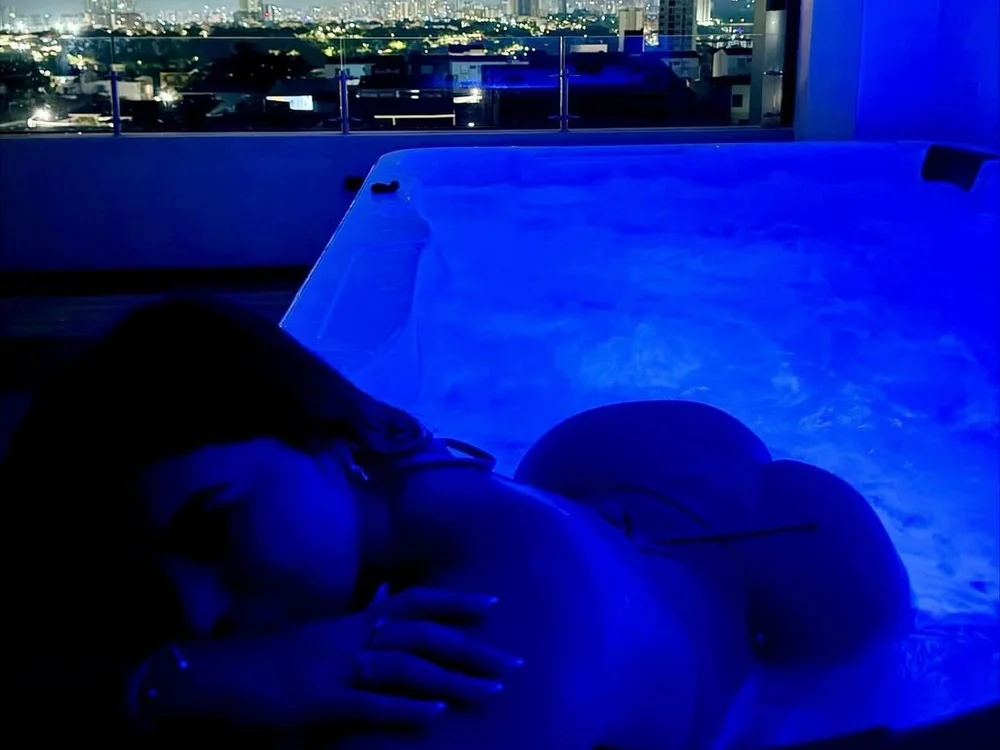 VladaWhite: офлайн-секс-чат