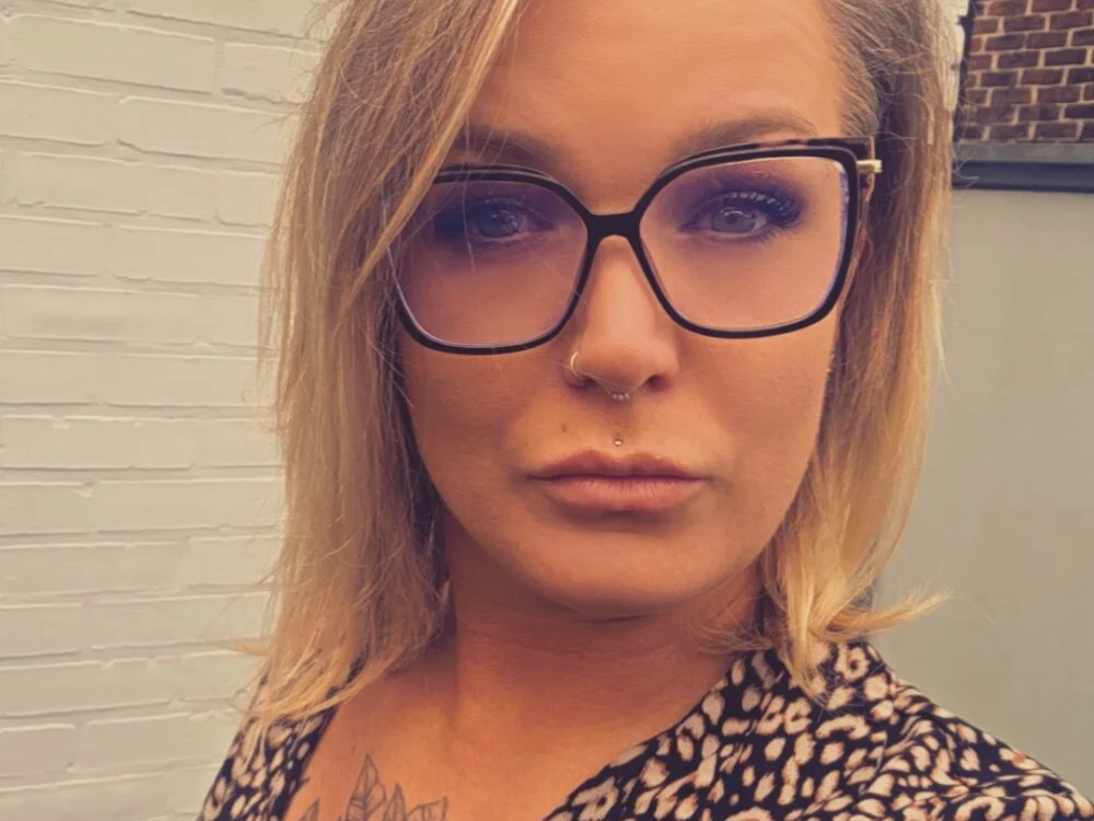 Chat +18 off-line de mandyhonny