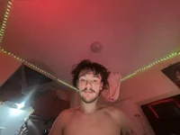 Nakedguy420 profile