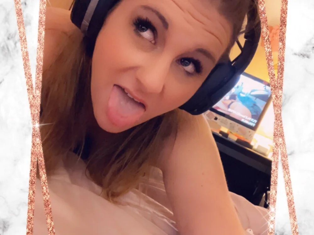 Luckyones5050's Offline XXX Chat