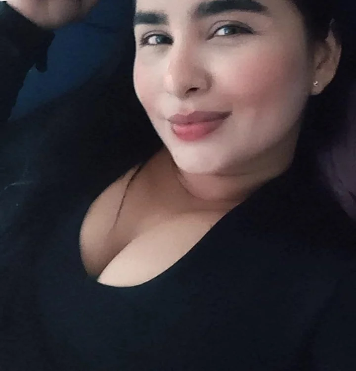 Perla_x's Offline Chat Room
