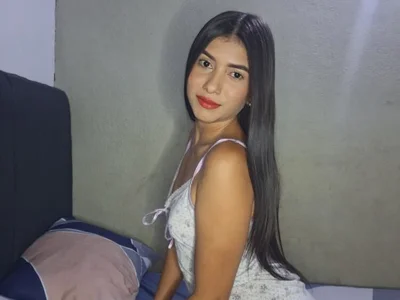 Stephany_Skinny_pm Female New Live Webcam Strip