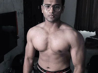 hotguyhere_01