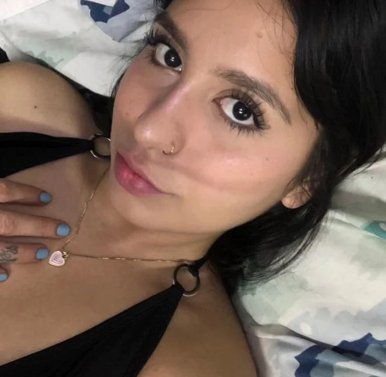 Baby_butterfly1's Offline XXX Chat