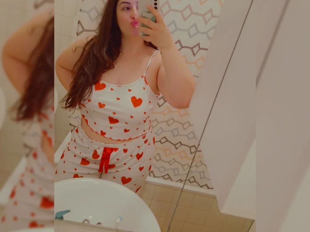 Girlwhite28's Offline Chat Room
