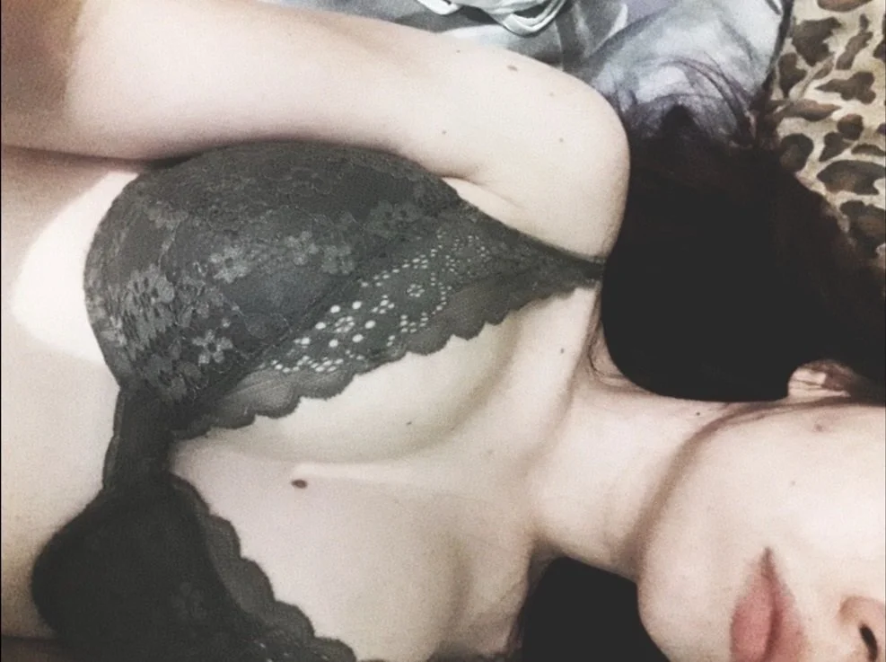 Emi_Shy_X's Offline XXX Chat