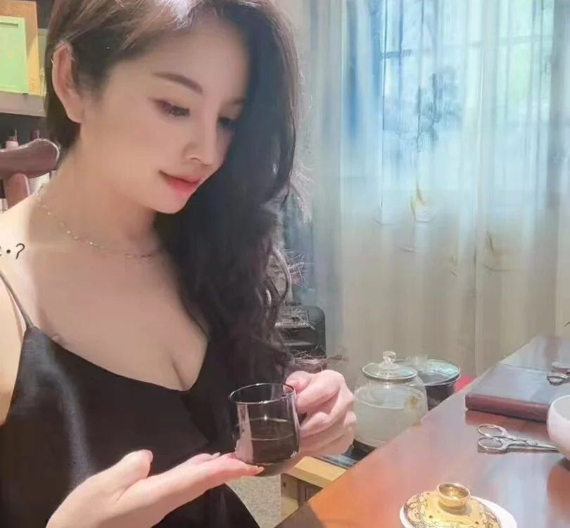YINGZI-666's Offline XXX Chat