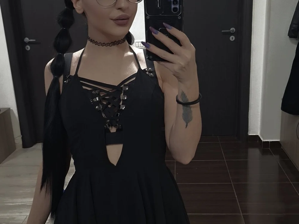 Aly_Alexa's Offline Chat Room