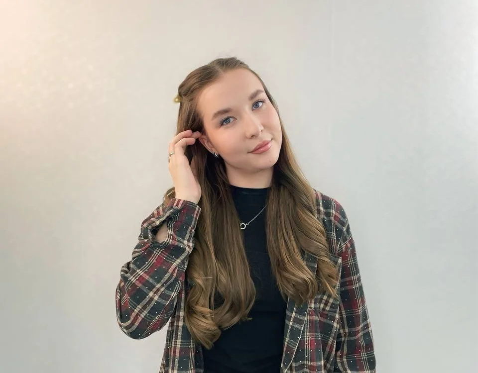 UshaDudney cam model