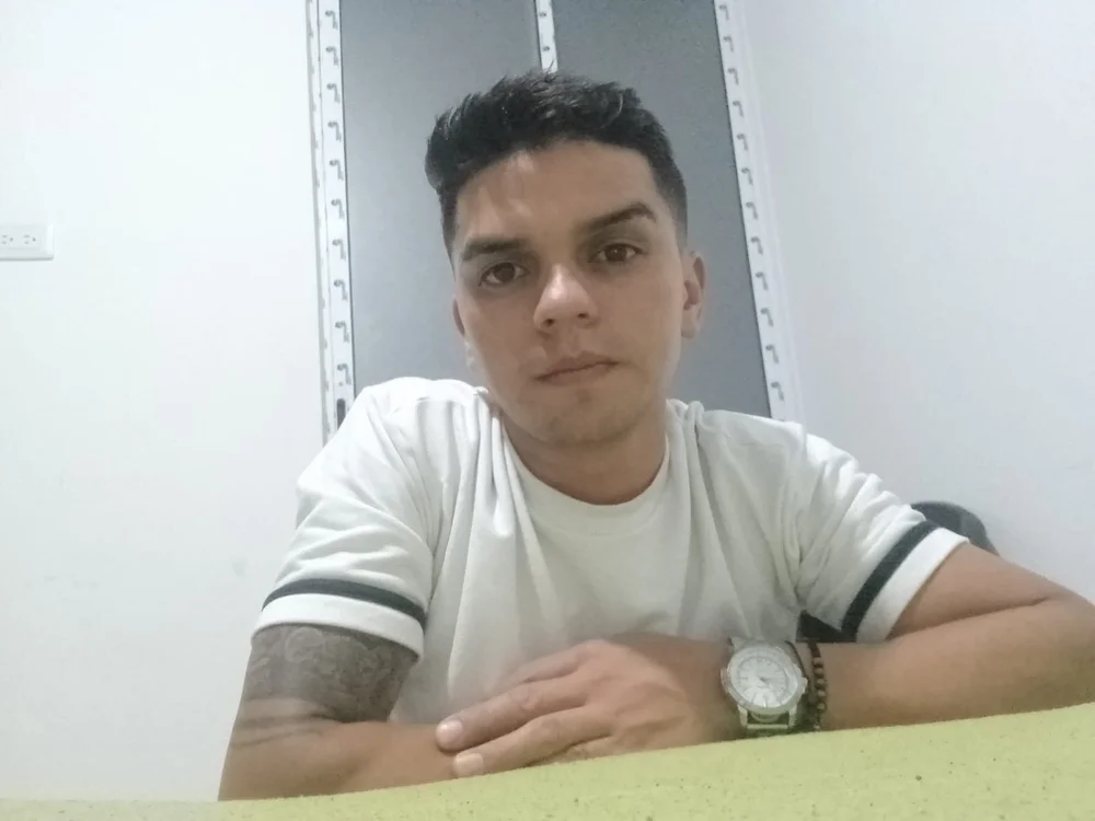 Yei_son60 অফলাইন XXX চ্যাট