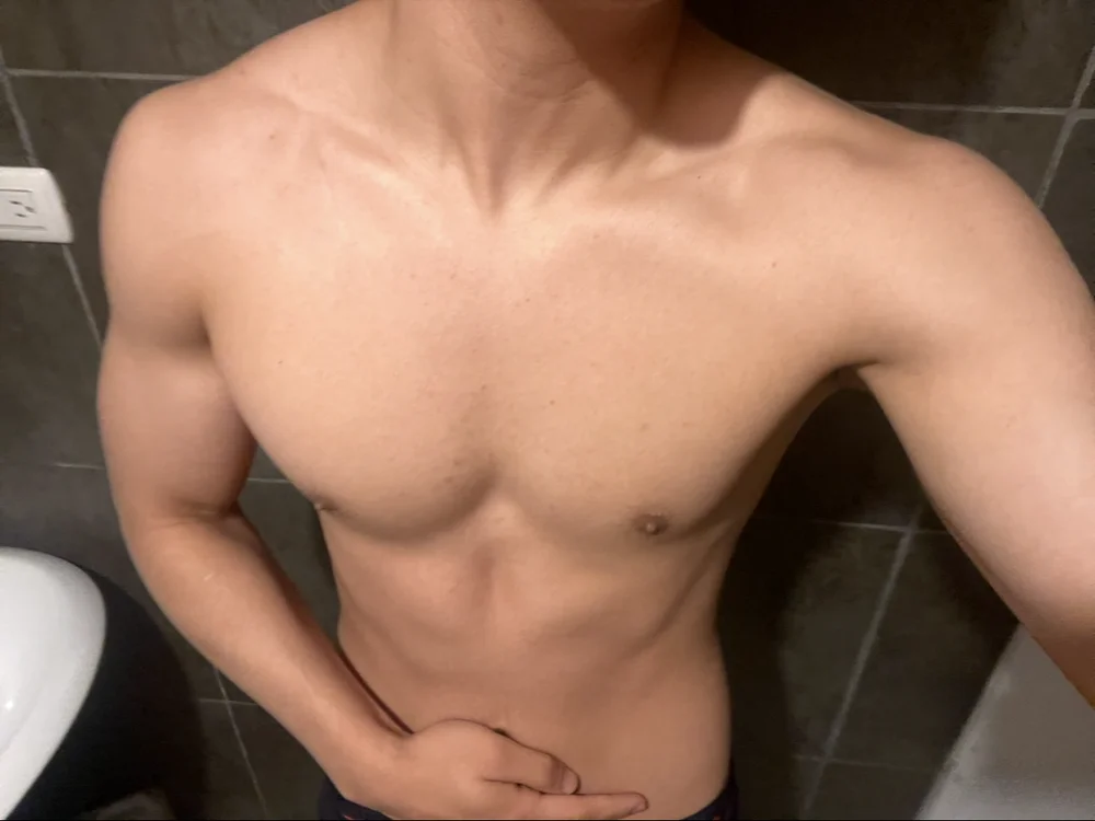 Sebas61 離線 XXX 聊天