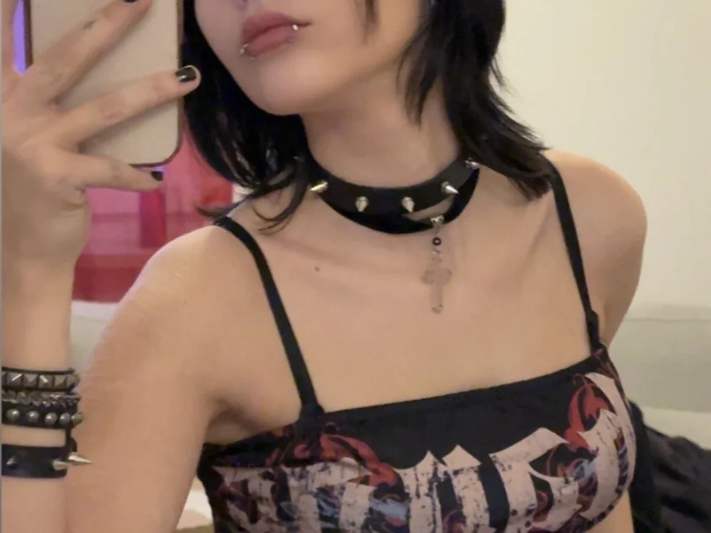 MissBlack2's Offline Chat Room