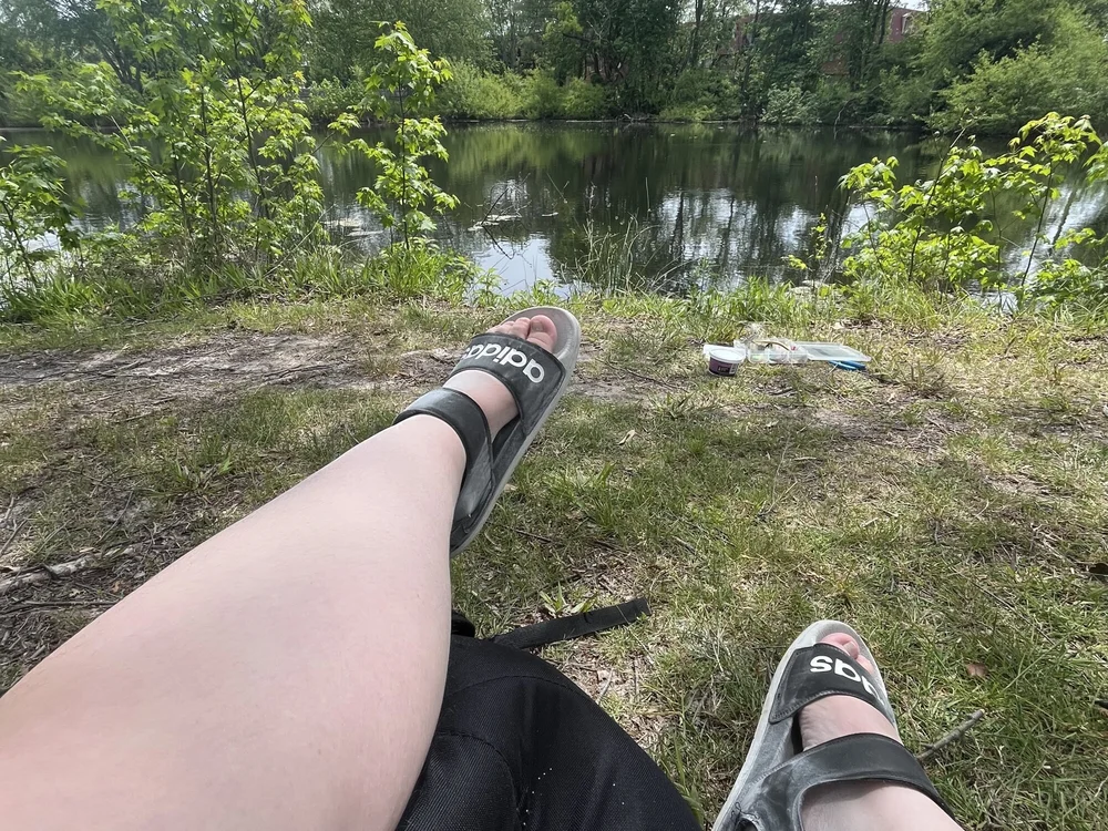 Offline chatovací místnost feetcheeks