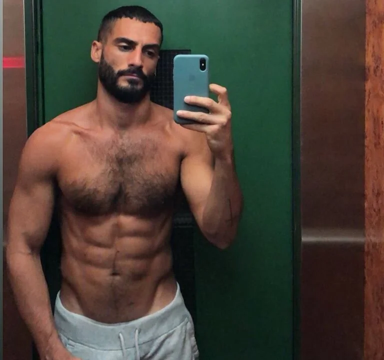 salahjode4325 離線 XXX 聊天