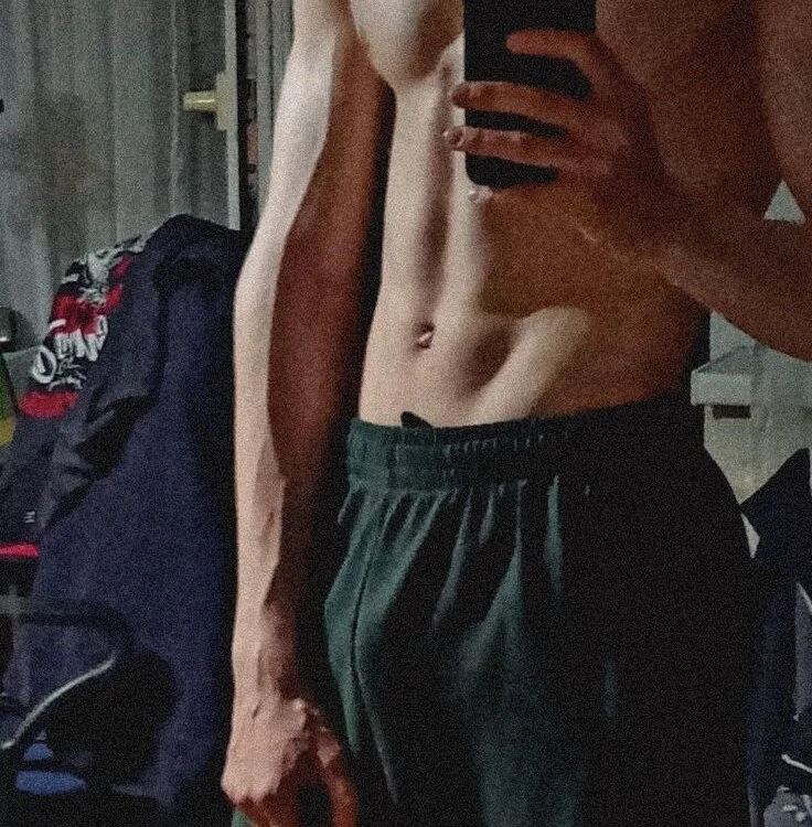 Tom_2004 Offline XXX-Chat