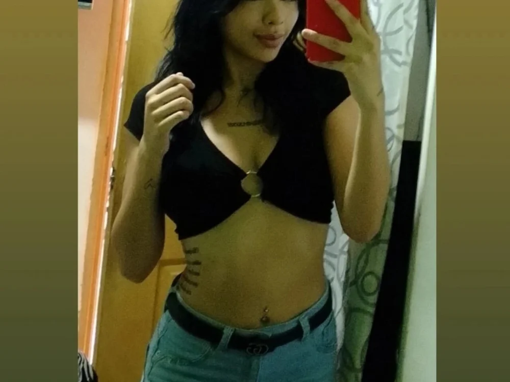 tiffany_sinclairr Offline Chatraum