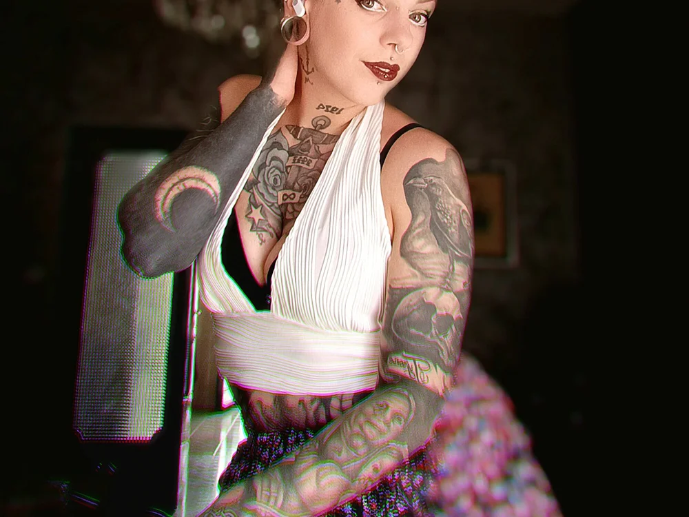 MorenaBlackMoon offline chatrum