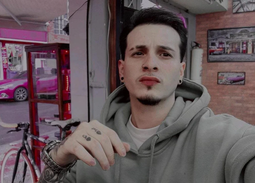 KingMike20's Offline Chat Room