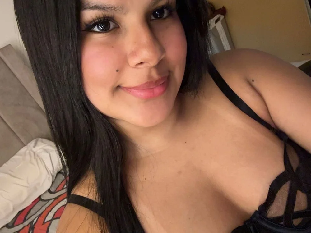 KristenAdams cam model